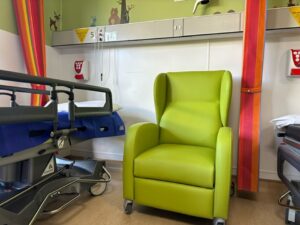 Specialised recliner green chairs